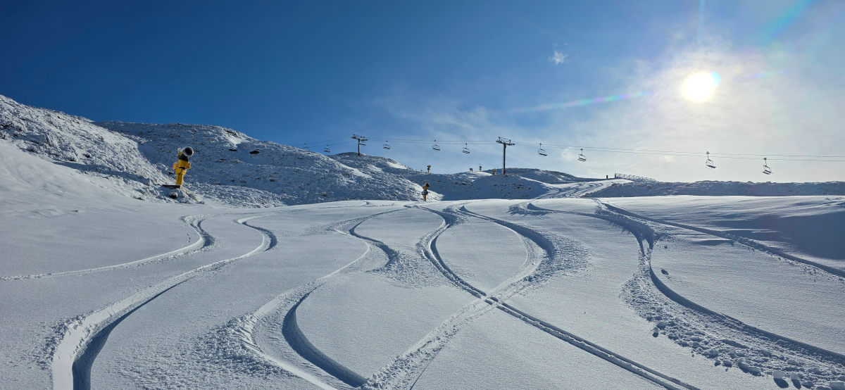 Fresh ski tracks on Coronet Peak Queenstown